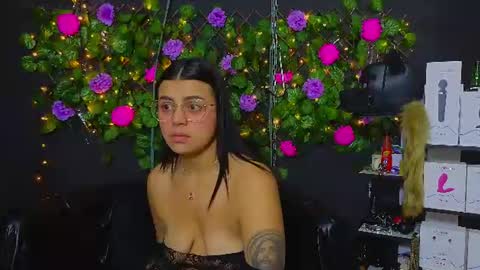 Molly -  INDEPENDENT MODEL online show from 06-26-26, 11:31