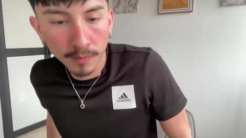 Snapshot of sweettaaron chatting on 02-10-26, 06:23 Andy online show from 02-10-26, 06:23