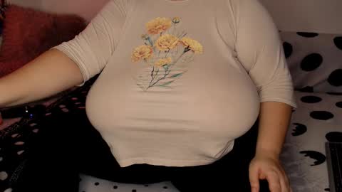 Maya online show from 11-23-25, 06:13