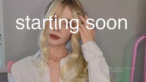 Elis  a little vacation Ill be here Saturday my schedules in bio online show from 10-05-25, 06:01