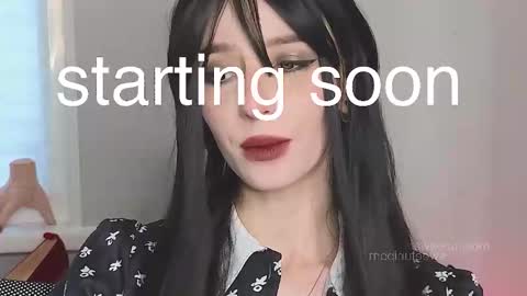 Elis  a little vacation Ill be here Saturday my schedules in bio online show from 11-08-25, 07:52