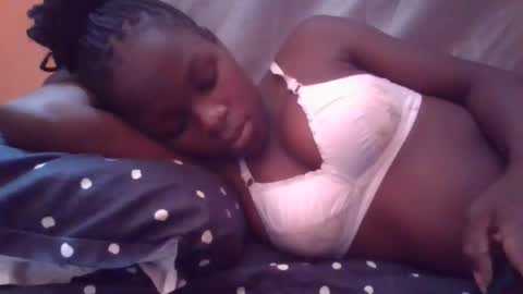 Snapshot of sweetvallerie chatting on 03-25-26, 09:37 sweetvallerie online show from 03-25-26, 09:37