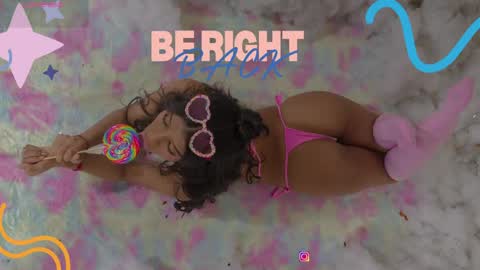 Snapshot of sweetviolet___ chatting on 04-30-26, 12:22 sweetviolet___ online show from 04-30-26, 12:22