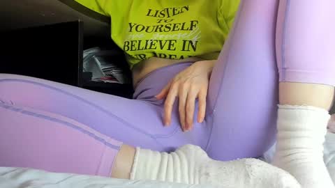 Mia online show from 01-01-25, 11:07