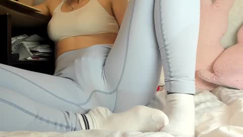 Mia online show from 01-09-25, 12:25