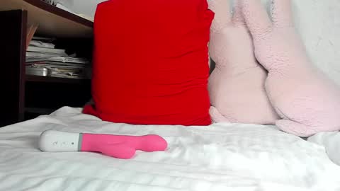 Mia online show from 01-20-25, 12:15