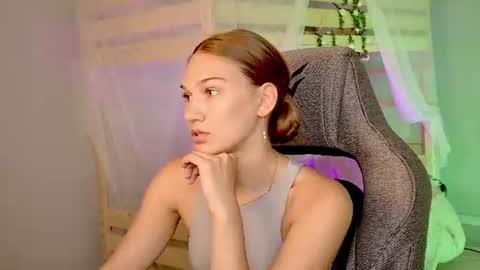 Snapshot of sweety_emilya chatting on 07-14-26, 08:19 Emily online show from 07-14-26, 08:19