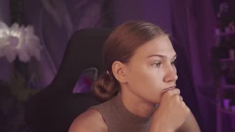 Snapshot of sweety_emilya chatting on 07-28-26, 04:41 Emily online show from 07-28-26, 04:41