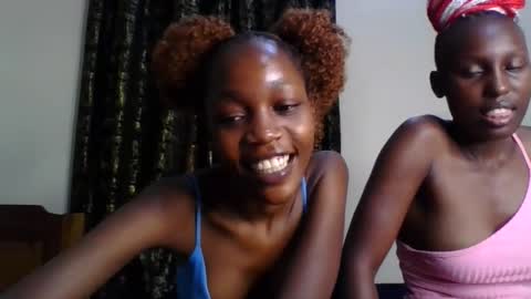 Snapshot of sweety_melanin chatting on 05-19-26, 01:56 Vickky online show from 05-19-26, 01:56