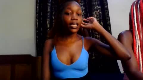 Snapshot of sweety_melanin chatting on 05-29-26, 09:51 Vickky online show from 05-29-26, 09:51