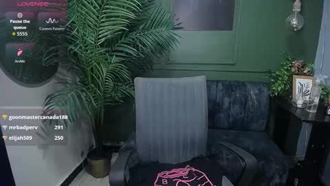 Emma online show from 09-28-25, 01:16