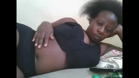 Snapshot of sweetyass25 chatting on 09-21-25, 07:43 sweetyass25 online show from 09-21-25, 07:43