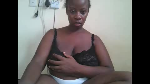 Snapshot of sweetyass25 chatting on 09-28-25, 12:21 sweetyass25 online show from 09-28-25, 12:21