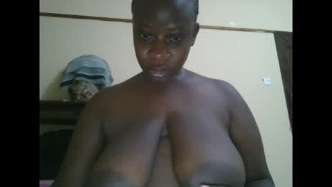 Snapshot of sweetyass25 chatting on 10-17-25, 07:27 sweetyass25 online show from 10-17-25, 07:27