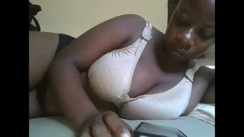 Snapshot of sweetyass25 chatting on 10-21-25, 06:03 sweetyass25 online show from 10-21-25, 06:03