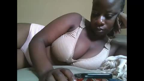 Snapshot of sweetyass25 chatting on 10-25-25, 07:27 sweetyass25 online show from 10-25-25, 07:27