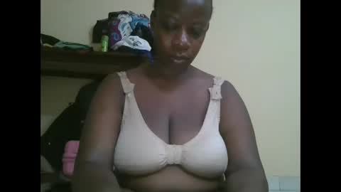 Snapshot of sweetyass25 chatting on 10-27-25, 05:11 sweetyass25 online show from 10-27-25, 05:11