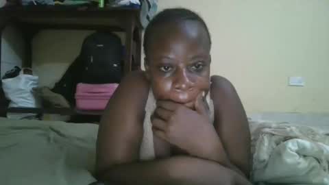 Snapshot of sweetyass25 chatting on 10-27-25, 06:01 sweetyass25 online show from 10-27-25, 06:01