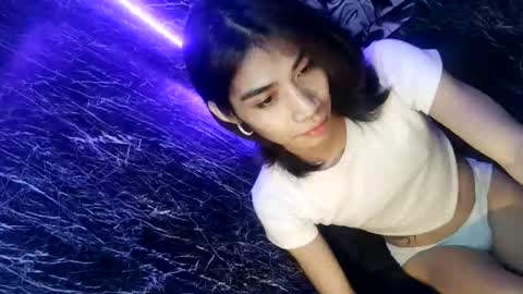 Snapshot of sweetyguyxxx1998 chatting on 02-04-26, 06:58 - allen online show from 02-04-26, 06:58