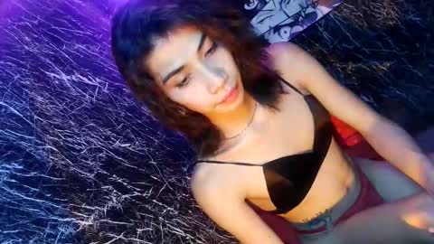 Snapshot of sweetyguyxxx1998 chatting on 03-01-26, 05:09 - allen online show from 03-01-26, 05:09