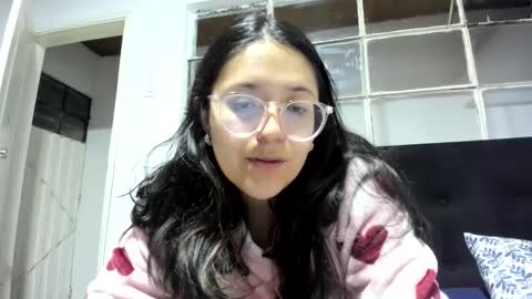sweetyypeach online show from 01-04-25, 03:50