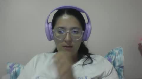 sweetyypeach online show from 02-11-25, 03:29