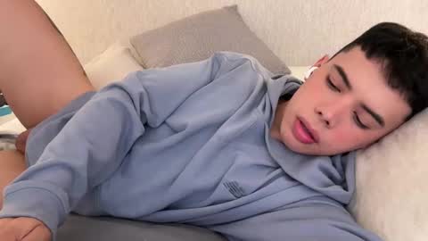 Snapshot of sweetzamuel chatting on 09-12-25, 02:11 zamuel -15 off online show from 09-12-25, 02:11