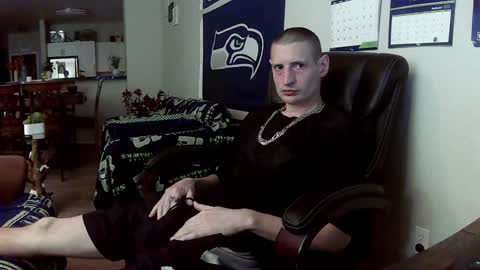 Snapshot of swelteringk chatting on 12-22-24, 01:45 Kile online show from 12-22-24, 01:45