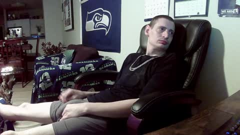 Snapshot of swelteringk chatting on 01-04-25, 01:52 Kile online show from 01-04-25, 01:52