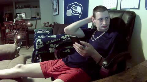 Snapshot of swelteringk chatting on 01-12-25, 02:14 Kile online show from 01-12-25, 02:14