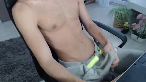 SwetLittleBoy4u online show from 09-16-25, 09:32