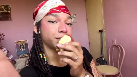 Snapshot of swettcabol chatting on 01-22-25, 03:40 swettcabol online show from 01-22-25, 03:40