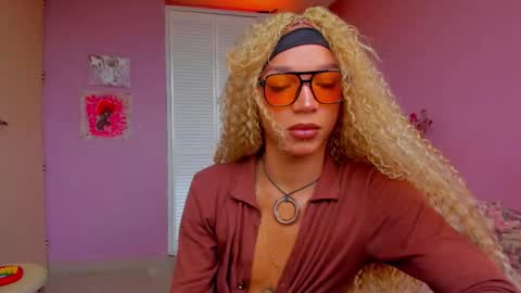 Snapshot of swettcabol chatting on 10-02-25, 07:43 swettcabol online show from 10-02-25, 07:43