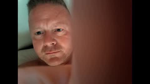 Snapshot of swingrstarr chatting on 04-15-26, 08:54 Swingrstarr online show from 04-15-26, 08:54