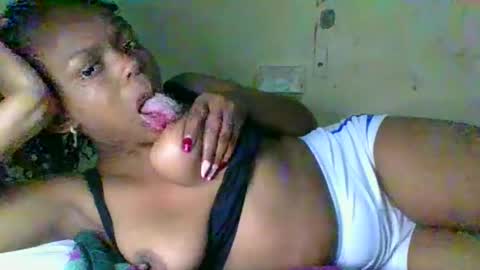 Snapshot of swit_seduction chatting on 05-28-26, 04:37 swit_seduction online show from 05-28-26, 04:37