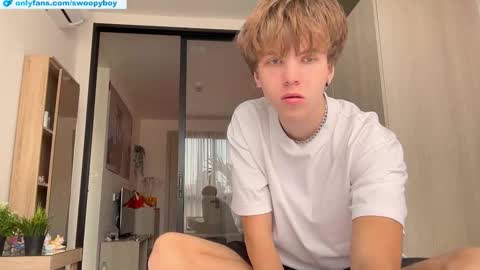 swoopyboy online show from 11-04-25, 04:00