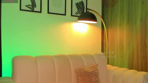 Snapshot of swt_blonde chatting on 04-27-26, 12:52 Ambar online show from 04-27-26, 12:52