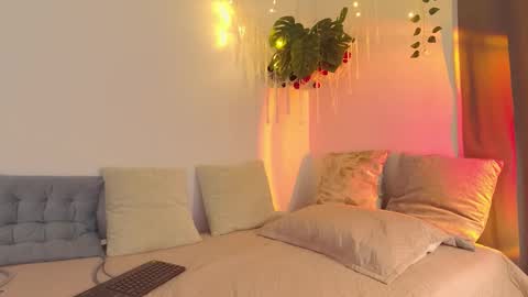 Helen  online show from 12-21-25, 08:49