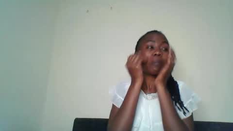 Snapshot of swtebony1 chatting on 06-08-26, 10:21 ALICIA online show from 06-08-26, 10:21