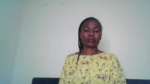 Snapshot of swtebony1 chatting on 06-15-26, 10:23 ALICIA online show from 06-15-26, 10:23