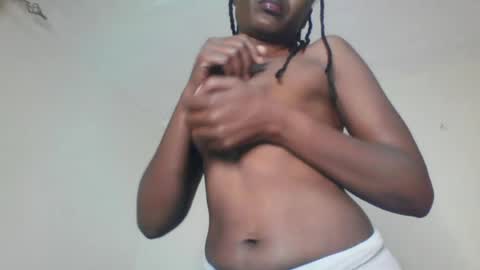 Snapshot of swtebony1 chatting on 06-17-26, 10:43 ALICIA online show from 06-17-26, 10:43