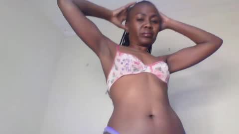 Snapshot of swtebony1 chatting on 06-25-26, 10:36 ALICIA online show from 06-25-26, 10:36
