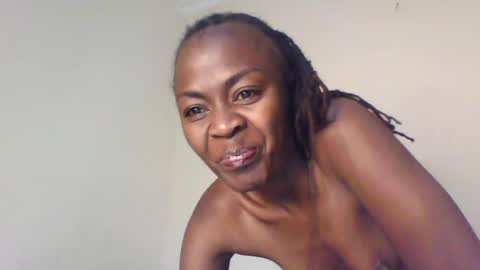 Snapshot of swtebony1 chatting on 07-14-26, 10:48 ALICIA online show from 07-14-26, 10:48
