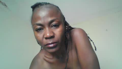 Snapshot of swtebony1 chatting on 07-18-26, 10:24 ALICIA online show from 07-18-26, 10:24