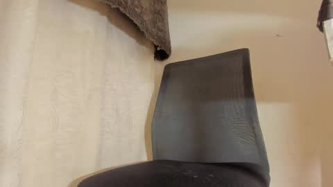 Snapshot of syd_achmed chatting on 12-22-25, 12:40 Greg online show from 12-22-25, 12:40