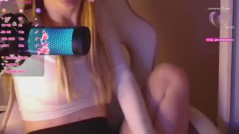 Milena online show from 10-10-25, 02:21