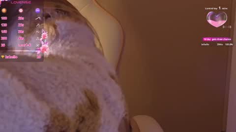 Milena online show from 10-20-25, 02:34