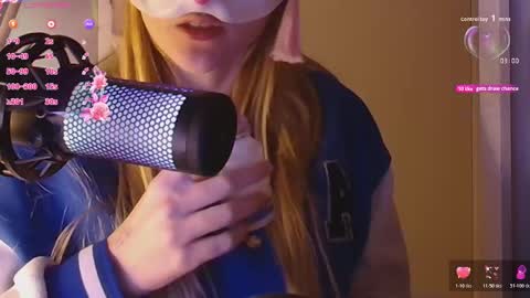 Milena online show from 10-23-25, 02:22