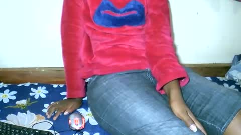 sylviasexy27 online show from 12-03-25, 06:21