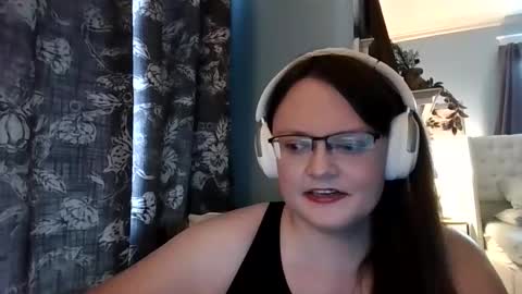 sylviexxxfun online show from 06-09-26, 10:10